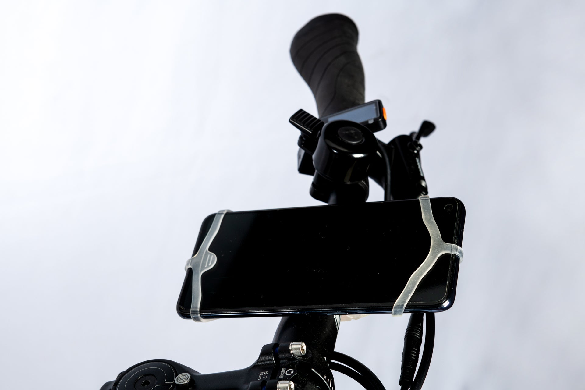 SUPPORT UNIVERSEL POUR SMARTPHONE FINN